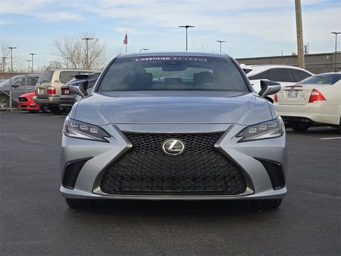 Used 2023 Lexus ES 300h F Sport image 2