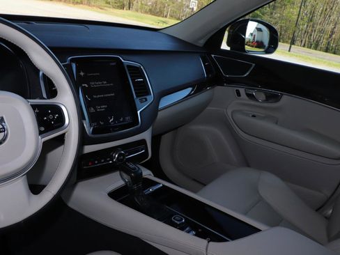 Used 2019 Volvo XC90 T6 Momentum w/ Advanced Package image 13