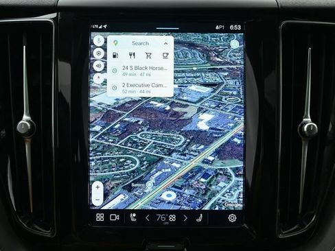 Used 2023 Volvo XC60 B5 Core image 27