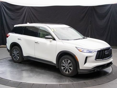 Used 2023 INFINITI QX60 Pure image 2