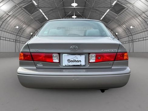 Used 2000 Toyota Camry LE FWD image 7