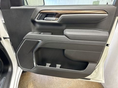 Certified 2025 Chevrolet Silverado 1500 LT w/ Leather Package AWD/4WD image 25