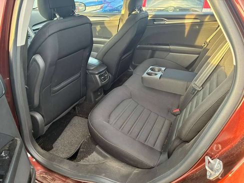 Used 2015 Ford Fusion SE FWD image 13
