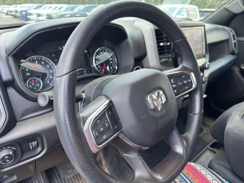 Used 2025 RAM 1500 Warlock AWD/4WD image 12