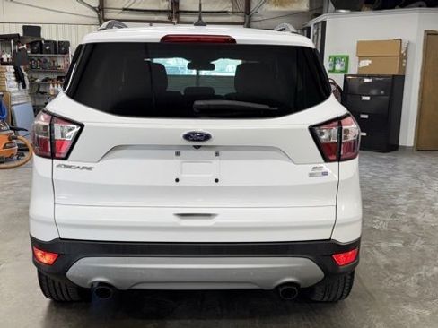 Used 2018 Ford Escape SE w/ Ford Safe & Smart Package image 6