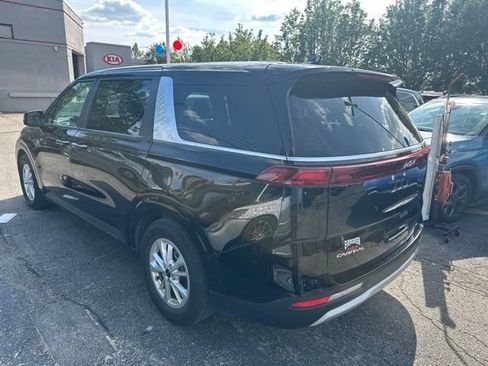 Used 2024 Kia Carnival LX FWD image 6