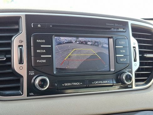 Used 2019 Kia Sportage LX image 17