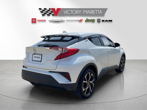 Used 2019 Toyota C-HR XLE FWD image 5
