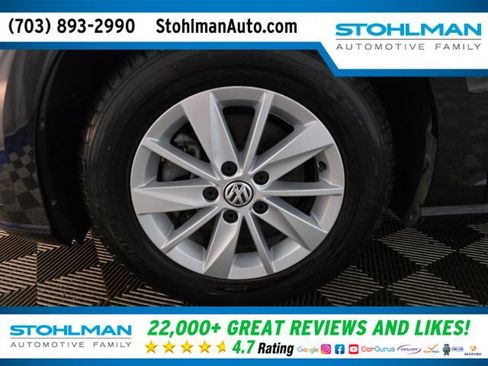 Used 2018 Volkswagen Golf S image 10