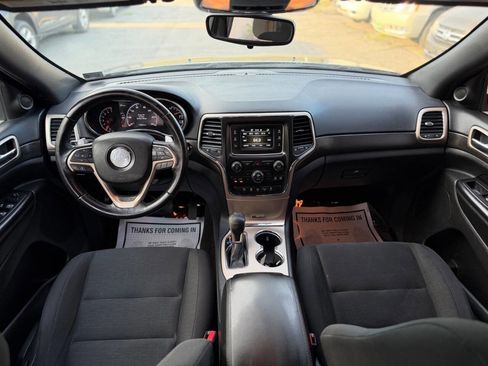 Used 2017 Jeep Grand Cherokee Laredo image 12