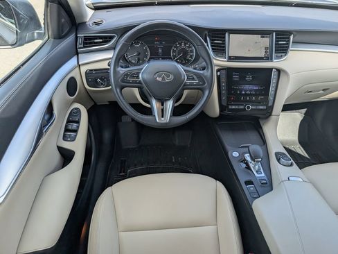 Used 2020 INFINITI QX50 Luxe w/ Navigation Package FWD image 3