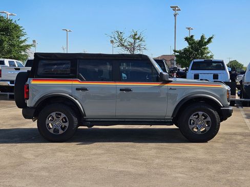 Used 2021 Ford Bronco Big Bend image 2