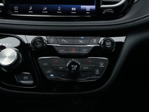 New 2026 Chrysler Pacifica Select w/ S Appearance Package image 19