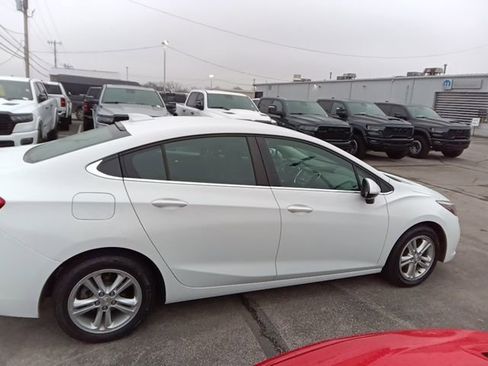 Used 2018 Chevrolet Cruze LT w/ LT Fleet Convenience Package image 7