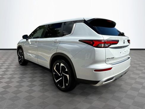 Used 2022 Mitsubishi Outlander SE image 8