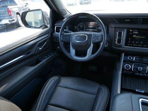 Used 2024 GMC Yukon Denali w/ Denali Reserve Package image 14
