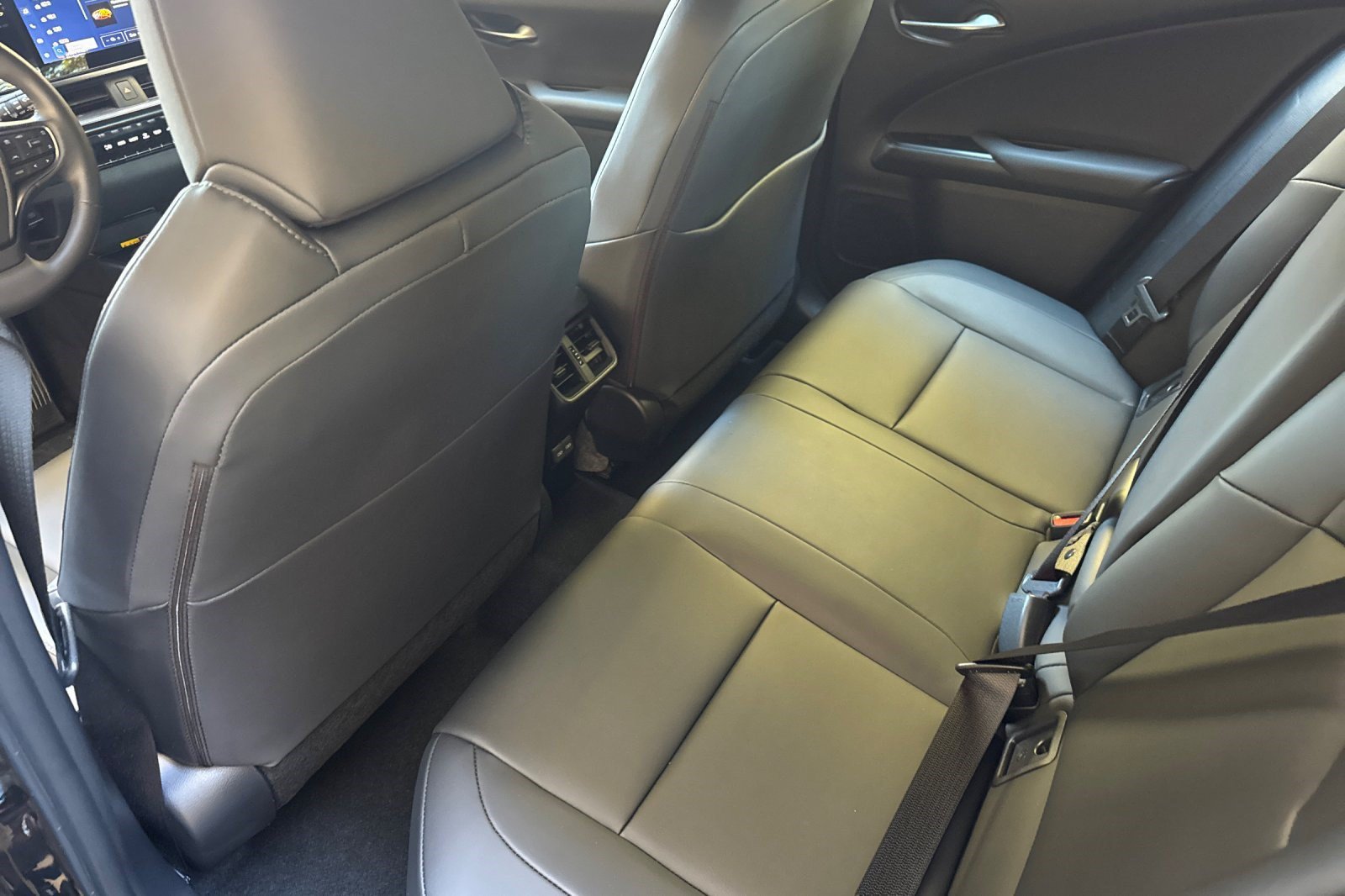 Certified 2025 Lexus UX 300h FWD w/ Accessory Package (Z2) image 27