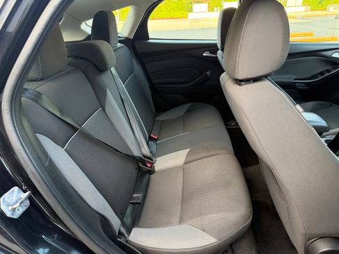 Used 2013 Ford Focus SE FWD image 24