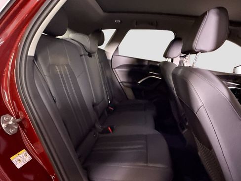 Used 2025 Audi Q5 Premium w/ Convenience Package AWD/4WD image 18