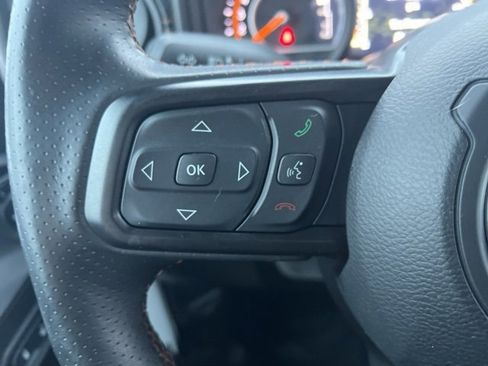 Used 2024 Jeep Gladiator Mojave w/ Technology Group image 7