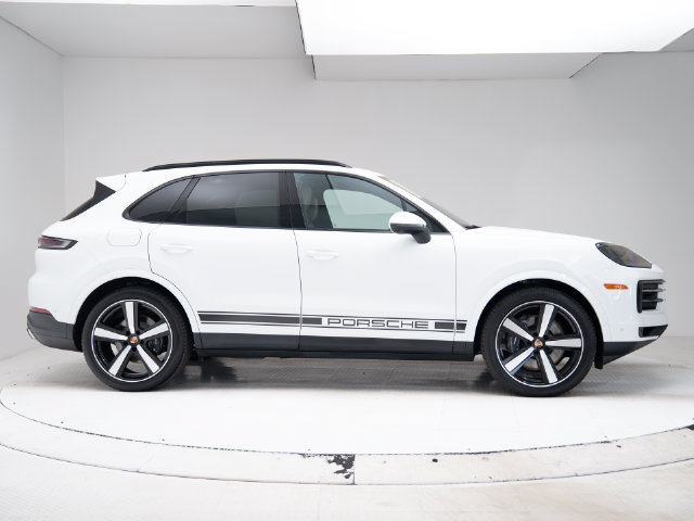 Certified 2026 Porsche Cayenne AWD/4WD image 33