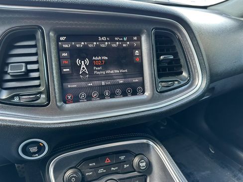 Used 2017 Dodge Challenger R/T Scat Pack w/ Leather Interior Group RWD image 23
