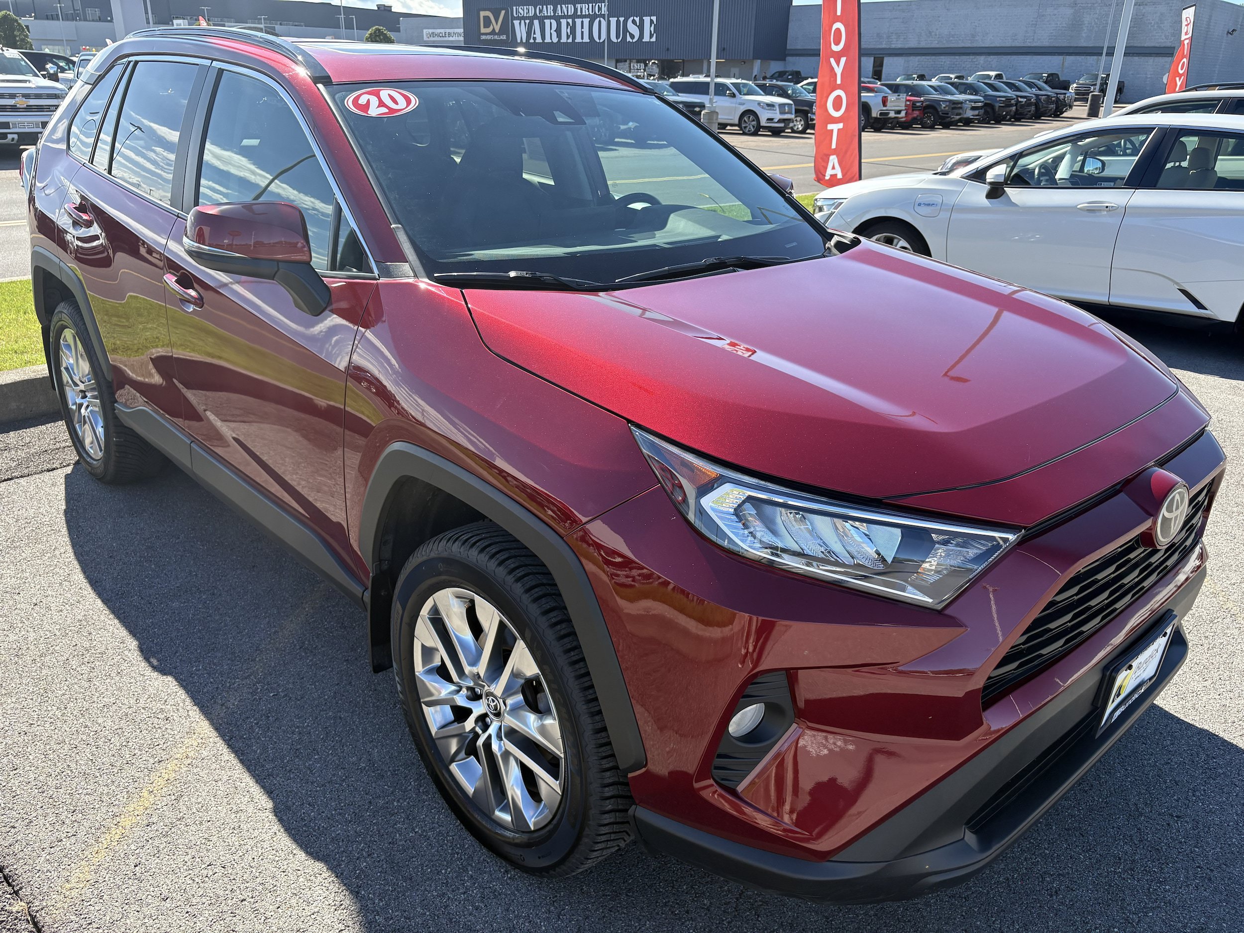 Used 2020 Toyota RAV4 XLE Premium AWD/4WD image 2