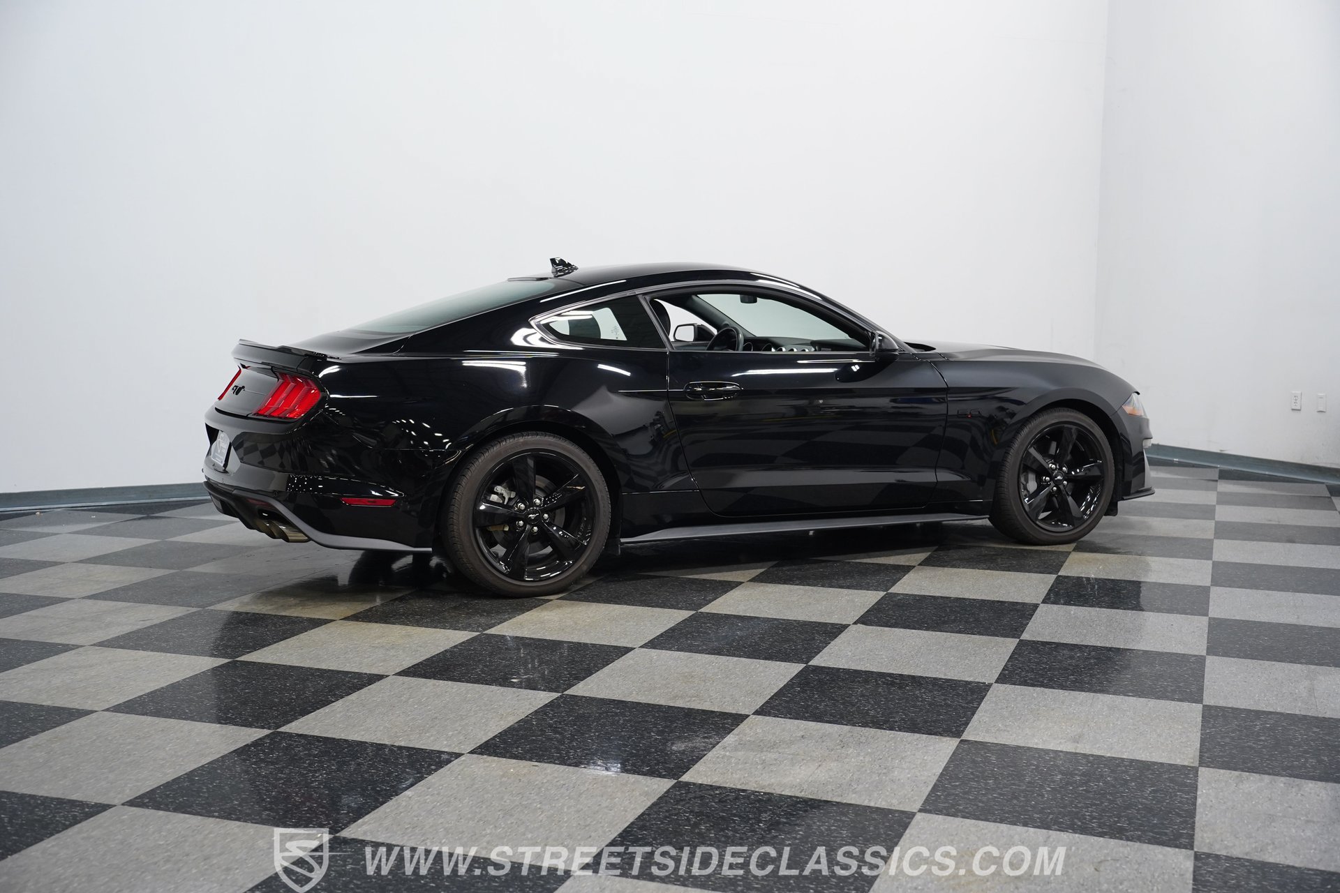 Used 2021 Ford Mustang GT w/ Black Accent Package RWD image 14