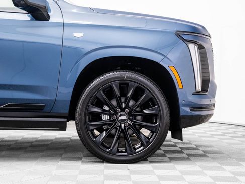 New 2026 Cadillac Escalade Platinum Sport w/ LPO, ONYX Package image 31