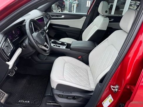 Used 2024 Volkswagen Atlas Cross Sport SEL Premium R-Line AWD/4WD image 29