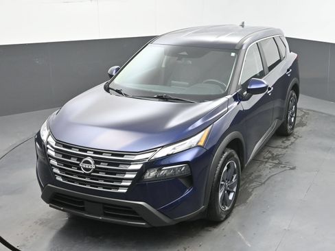 Used 2025 Nissan Rogue SV FWD image 22