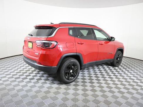 Used 2024 Jeep Compass Latitude AWD/4WD image 6
