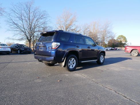 Used 2023 Toyota 4Runner SR5 Premium image 3