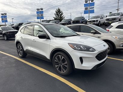 Used 2022 Ford Escape SE w/ SE Sport Appearance Package