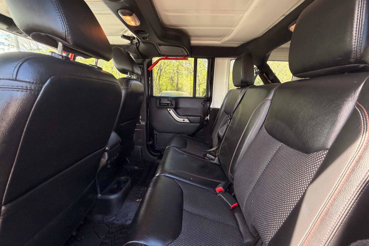 Used 2016 Jeep Wrangler Unlimited Sahara AWD/4WD image 22