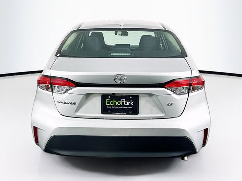 Used 2024 Toyota Corolla LE image 7