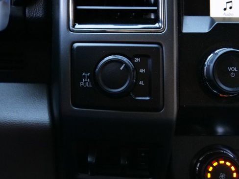 Used 2019 Ford F350 XLT w/ XLT Premium Package image 16