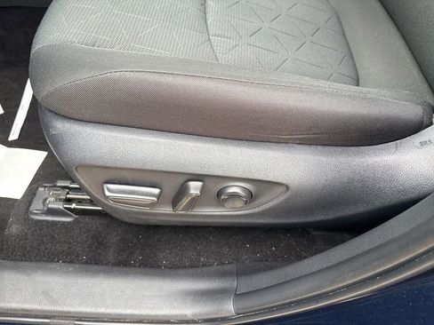 Used 2025 Toyota RAV4 XLE AWD/4WD image 13