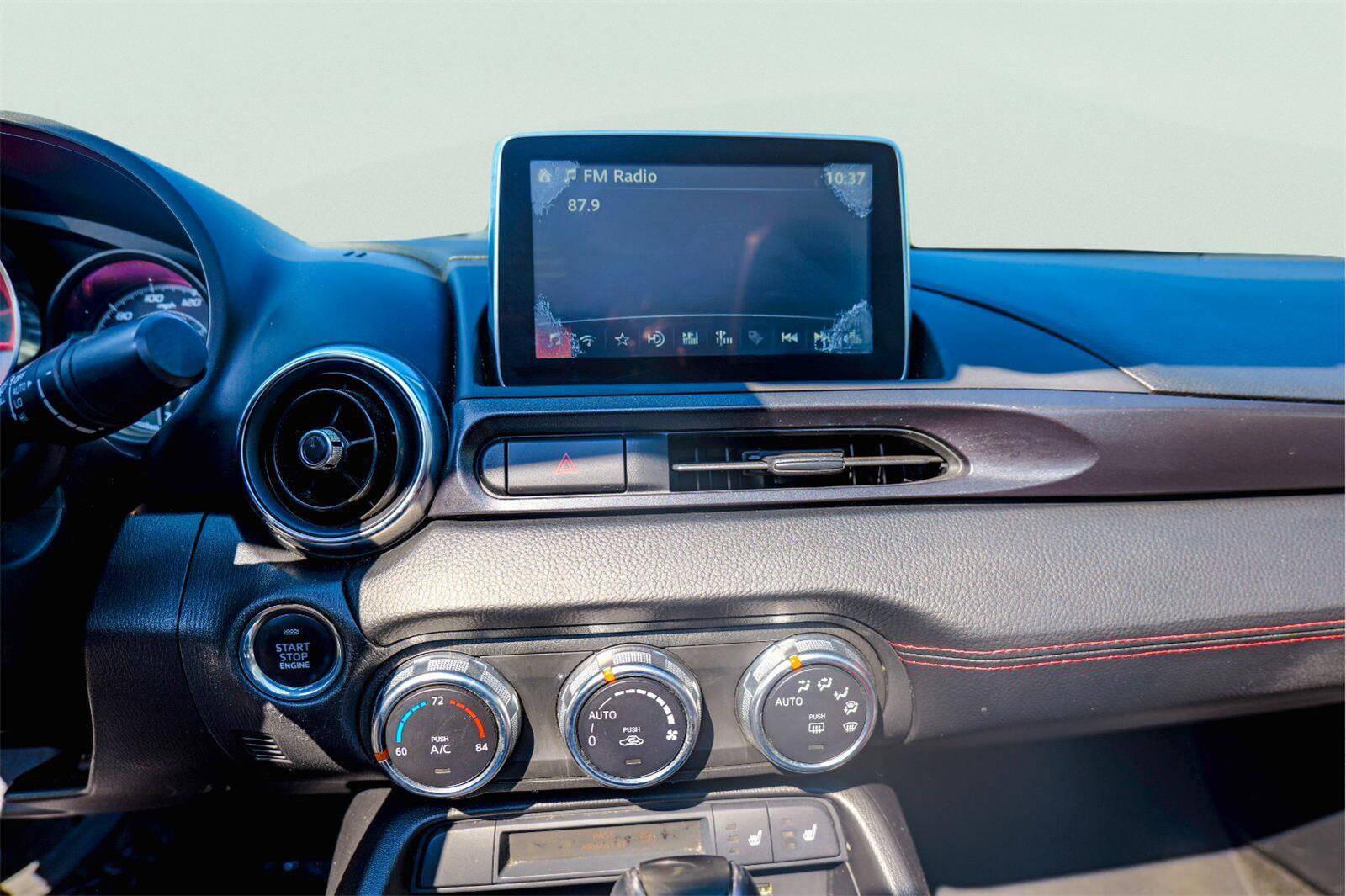 Used 2019 FIAT 124 Spider Abarth w/ Navigation & Sound Group RWD image 19