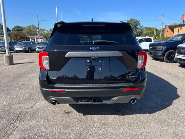 Certified 2023 Ford Explorer XLT w/ Equipment Group 202A AWD/4WD image 5