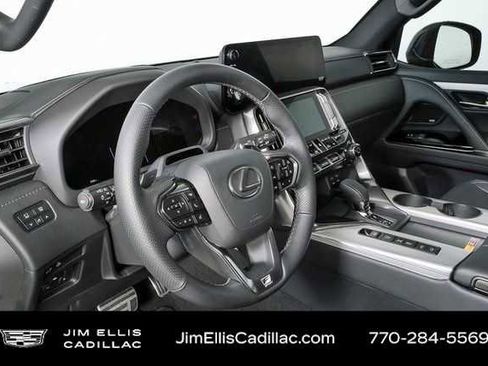 Used 2025 Lexus LX 700h F Sport AWD/4WD image 18