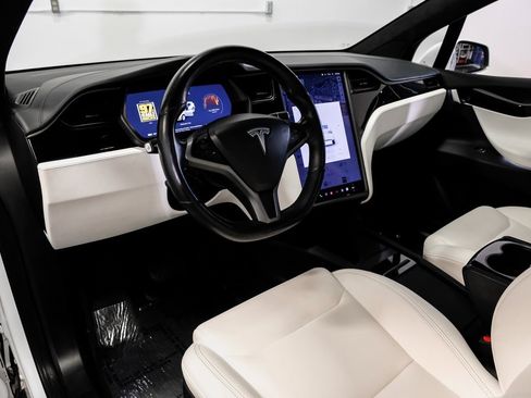 Used 2020 Tesla Model X Long Range image 3