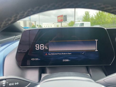 Used 2024 Chevrolet Equinox EV LT w/ LPO, Blackout Package FWD image 9