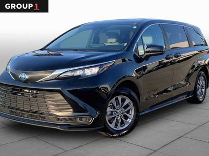 Used 2025 Toyota Sienna LE