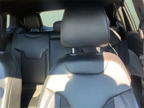 Used 2024 Jeep Compass Latitude image 47