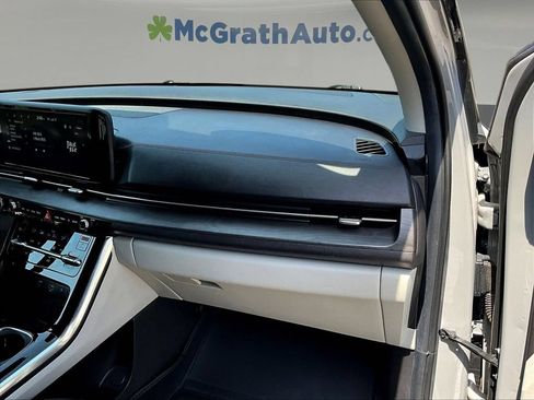 Used 2023 Kia Carnival EX FWD image 29