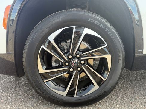 Used 2025 Buick Enclave Sport Touring w/ Power Package image 9