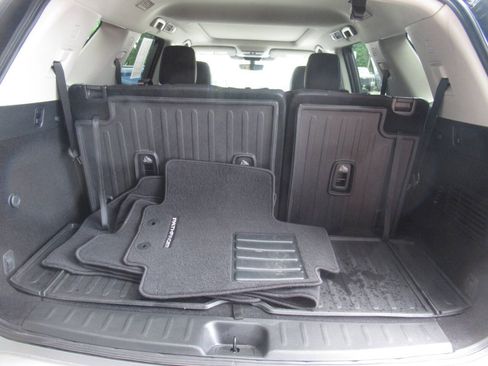Used 2025 Nissan Pathfinder Platinum AWD/4WD image 12