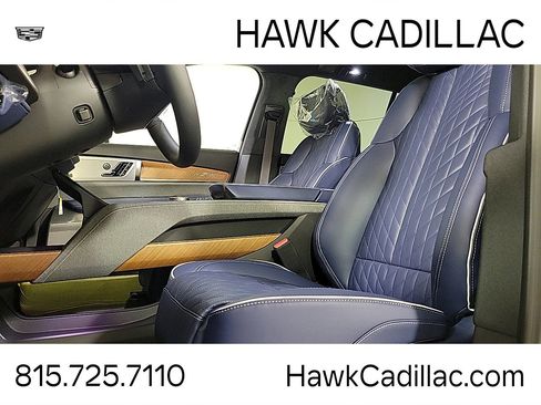 New 2026 Cadillac Vistiq Premium Luxury AWD/4WD image 13