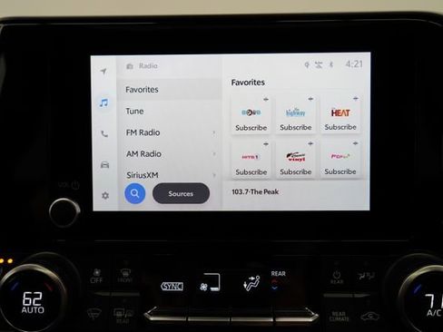 Used 2023 Toyota Highlander XLE image 27